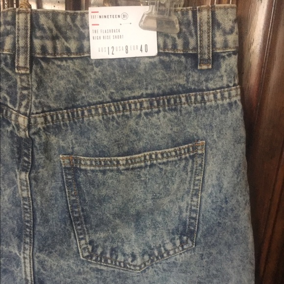 THE FLASHBACK HIGH RISE - Picture 3 of 3